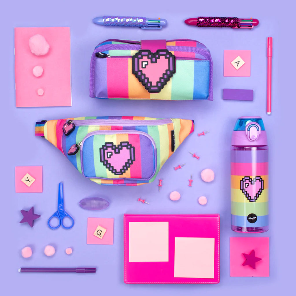 dipli-kasetina-me-kleisimo-siliconis-silicone-patch-pencil-case-fringoo-pixel-heart-oneandonlybaby.gr