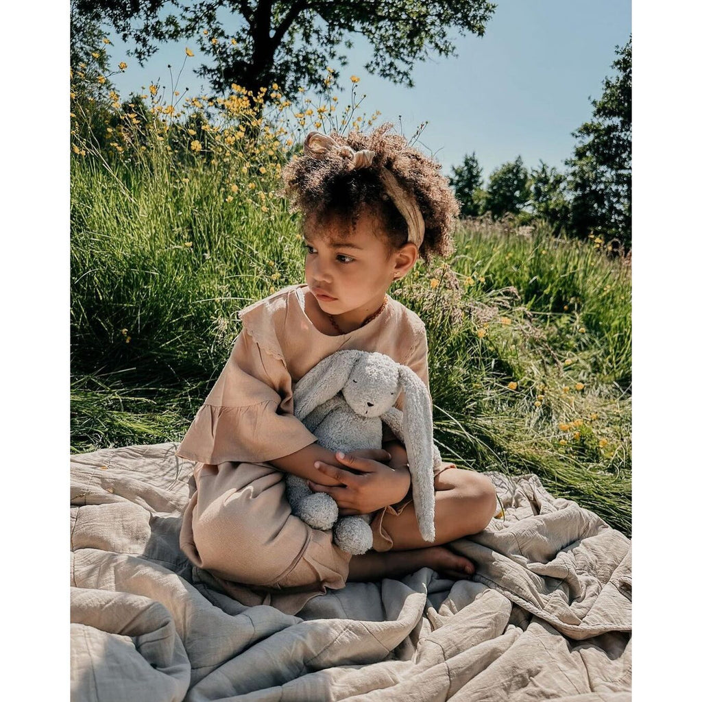 epanafortizomeno-boithima-ypnou-me-aisthitira-klamatos-apo-organiko-cotton-moonie-2.0-gray-bunny-oneandonlybaby.gr