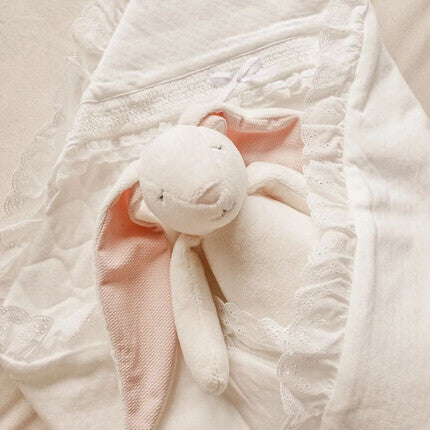 epanafortizomeno-boithima-ypnou-me-aisthitira-klamatos-apo-organiko-cotton-moonie-powder-bunny-oneandonlybaby.gr