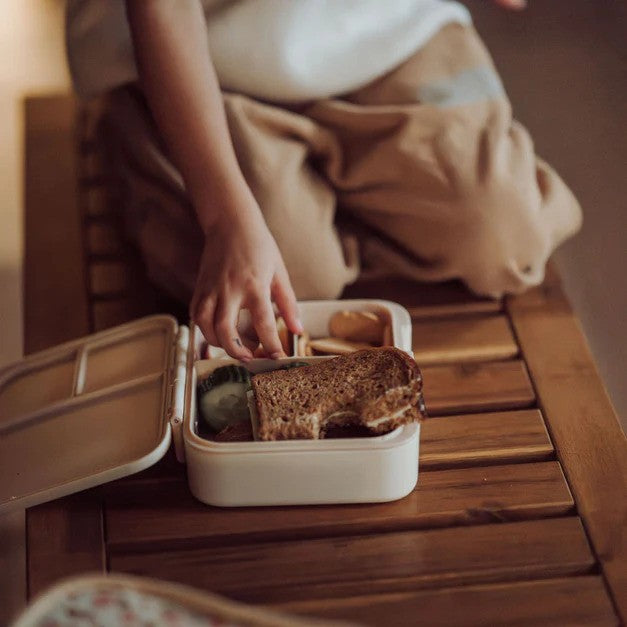 fagitodoxeio-lunch-box-me-diaxoristika-leakproof-little-cottage-club-grech-co-sunset-meadow-oneandonlybaby.gr