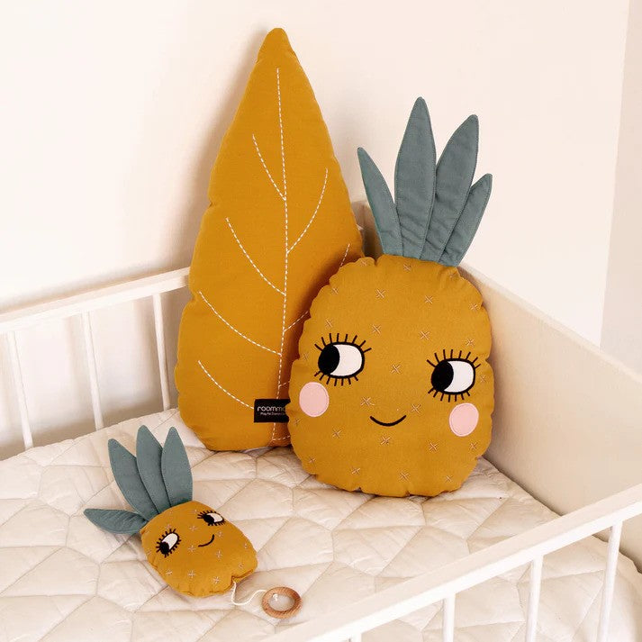 paidiko-diakosmitiko-maxilari-ananas-kids-cushion-pineapple-organic-cotton-roommate-oneandpnlybaby.gr