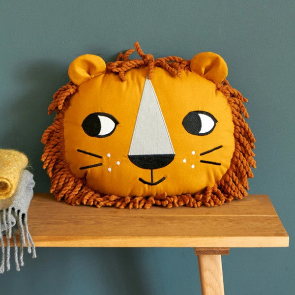 paidiko-diakosmitiko-maxilari-liodari-kids-cushion-lion-organic-cotton-roommate-oneandpnlybaby.gr