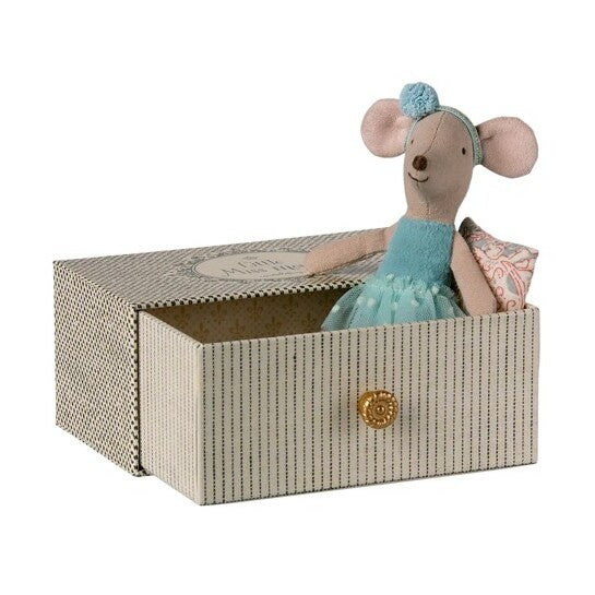 pontikaki-xoreftria-se-kouti-dance-mouse-in-daybed-little-sister-maileg-oneandonlybaby.gr