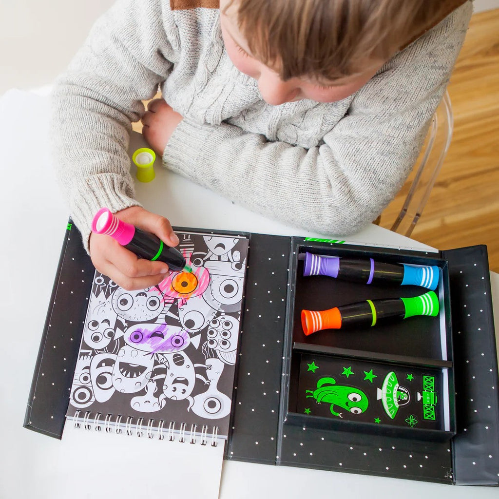 set-drastiriotiton-neon-colouring-set-outer-space-tiger-tribe-oneandonlybaby.gr