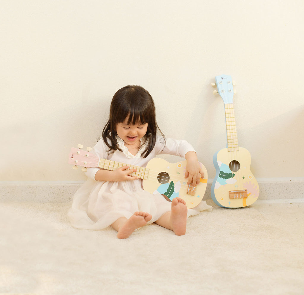 xylini-paidiki-kithara-wooden-kids-guitar-blue-classic-world-oneandonlybaby.gr